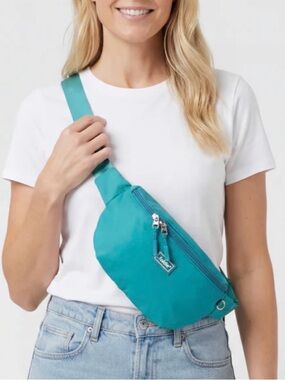NWT the Foldie Teal Adjustable Crossbody/Fanny Pack